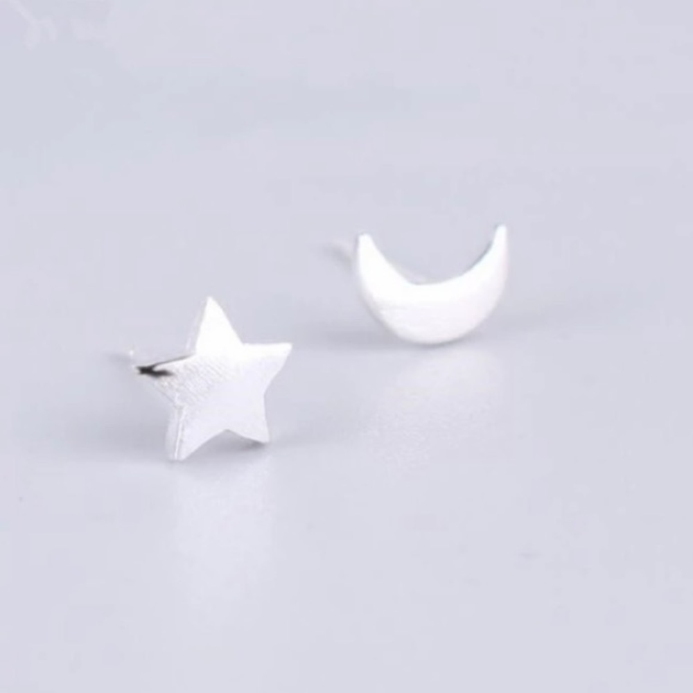 NEW!💙💎STAR⭐️MOON🌙STUDS!💎💙SILVER PLATED! CUTE! - Picture 7 of 8